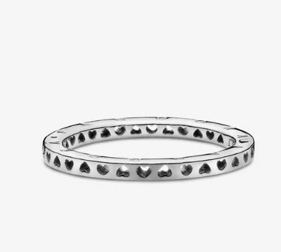 Anello con logo PANDORA e cuori - Biondo Gioielli