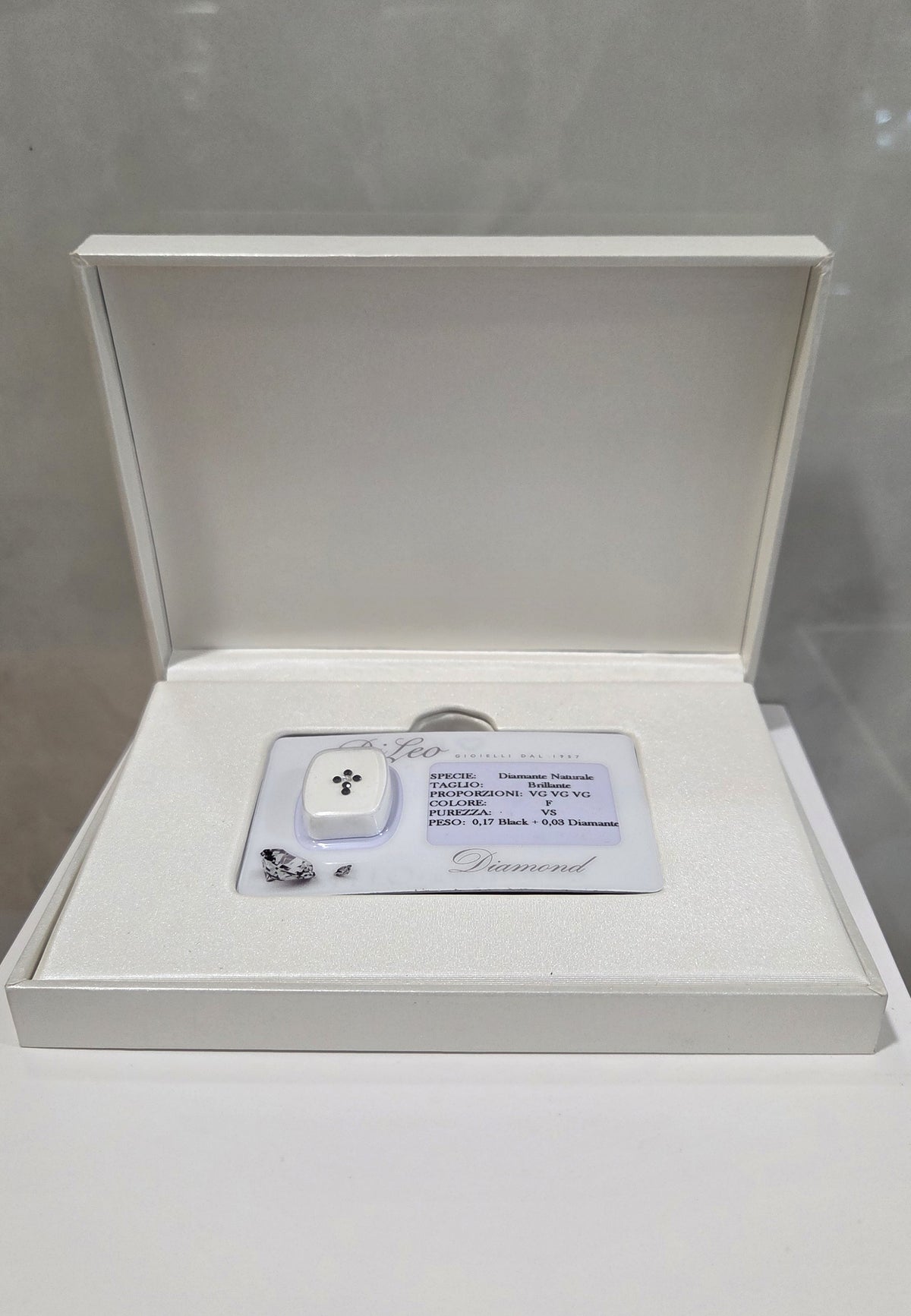 Diamante bianco e nero in blister